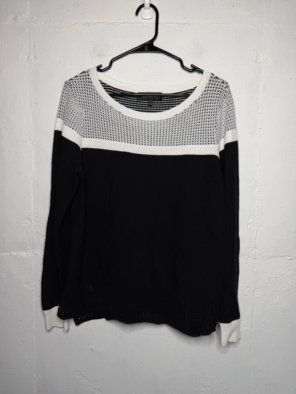 St. John Collection Technical Mesh Boat Neck Sweater Womens Size Large
